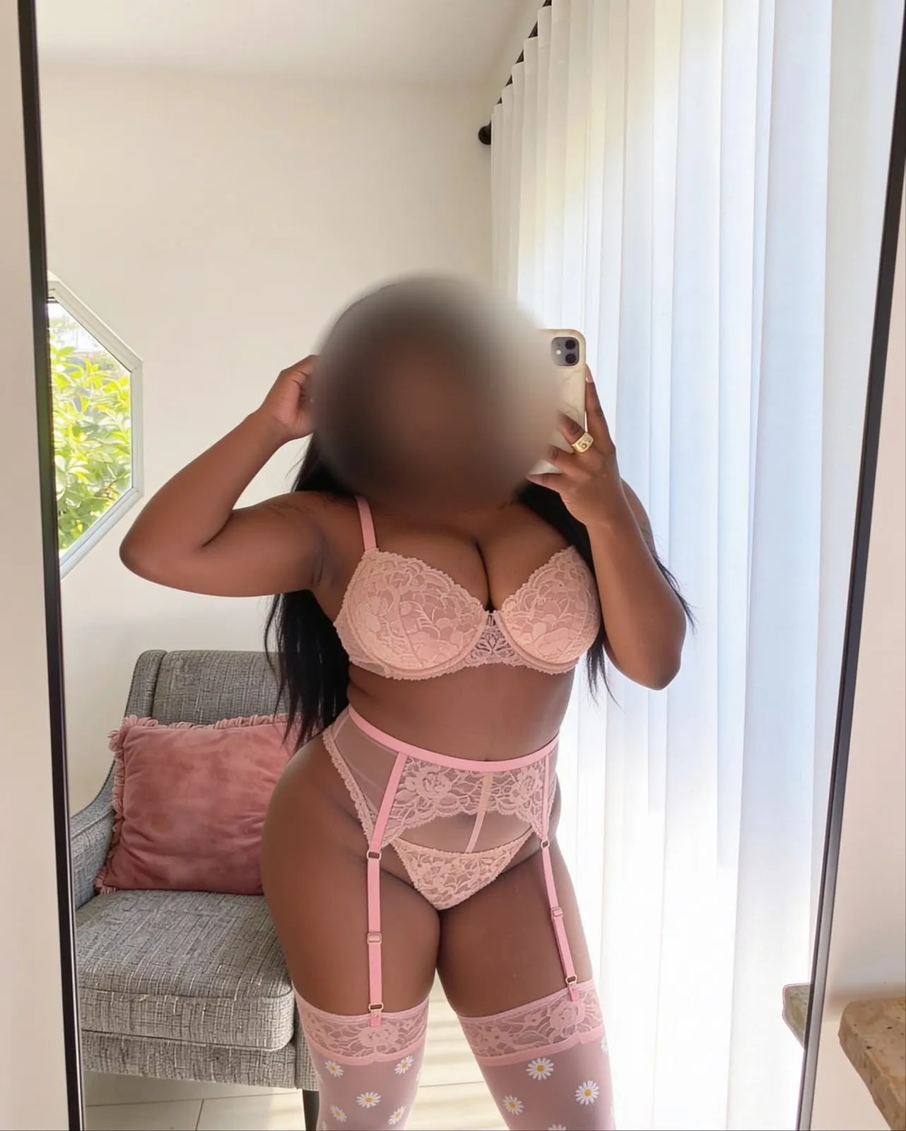 Issa at Bella Rose Studio